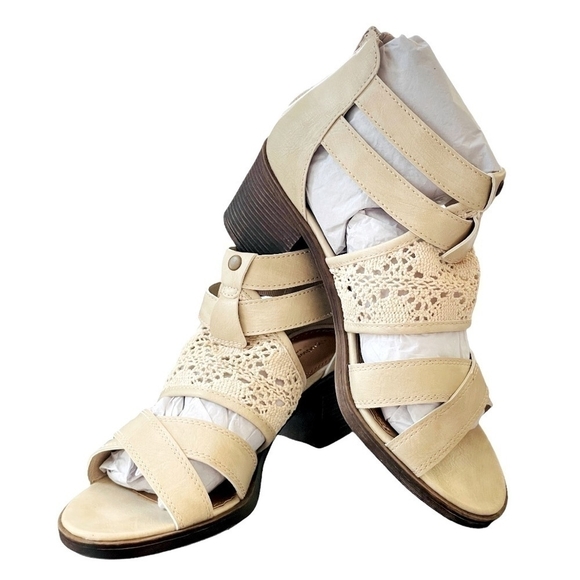 AVENUE CLOUDWALKERS Abby Beige Crochet Block Heel Sandals Size 9M - Picture 3 of 8